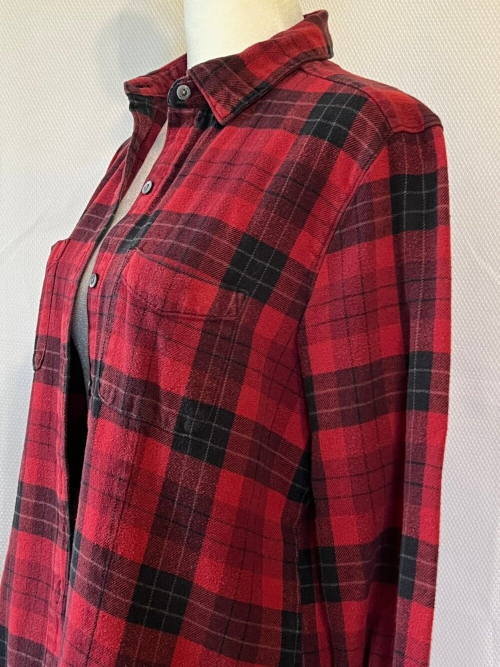 Vintage Woolrich Women's Regular Heirloom Red Plaid Flannel Shirt - Picture 3 of 16
